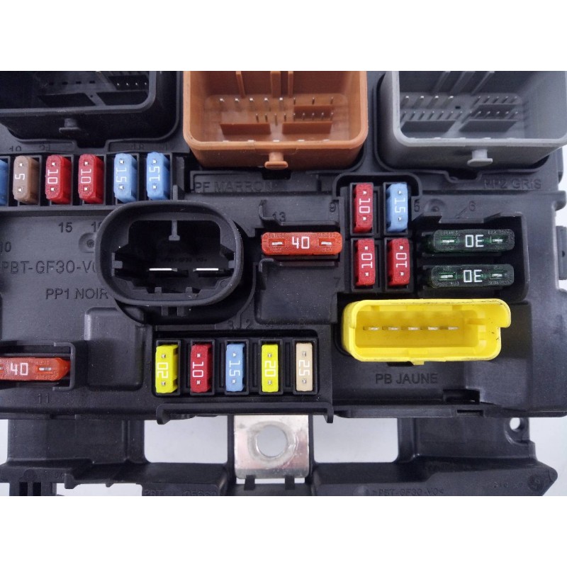 Recambio de caja reles / fusibles para peugeot 207 active referencia OEM IAM 9664997780  E3-B2-36-1