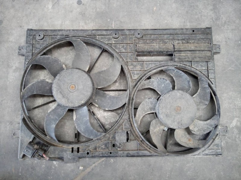 Recambio de electroventilador para porsche panamera 4 s referencia OEM IAM 1K0121207AQ  