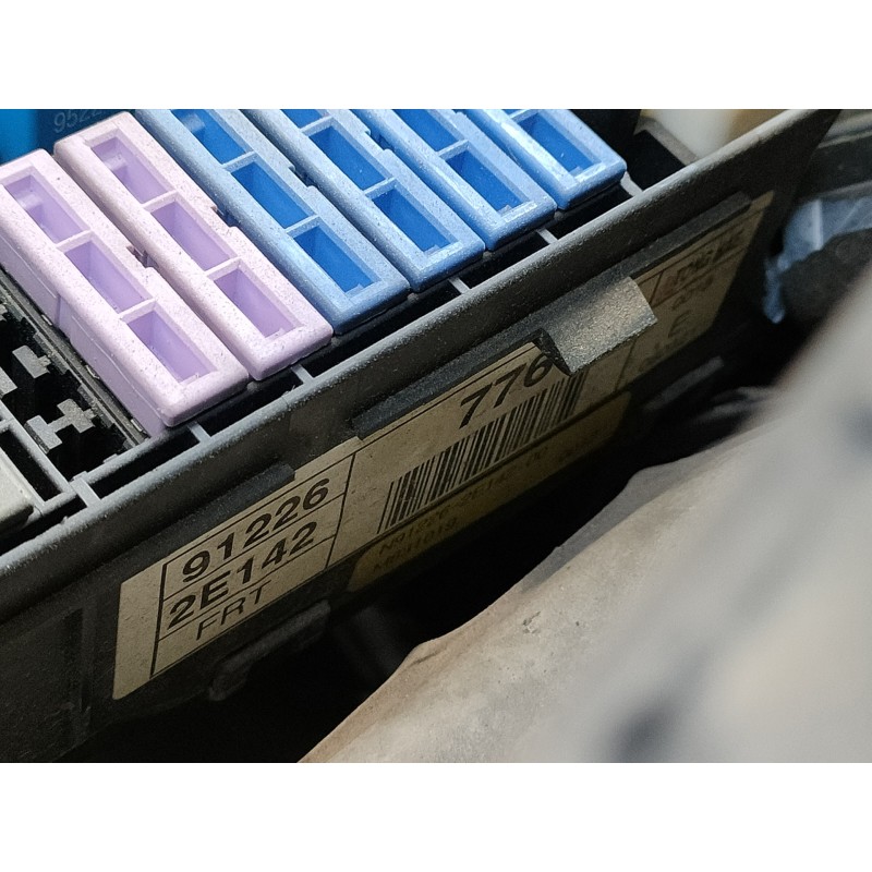 Recambio de caja reles / fusibles para hyundai tucson (jm) 2,0 crdi vgt classic 4x2 referencia OEM IAM 912262E142  