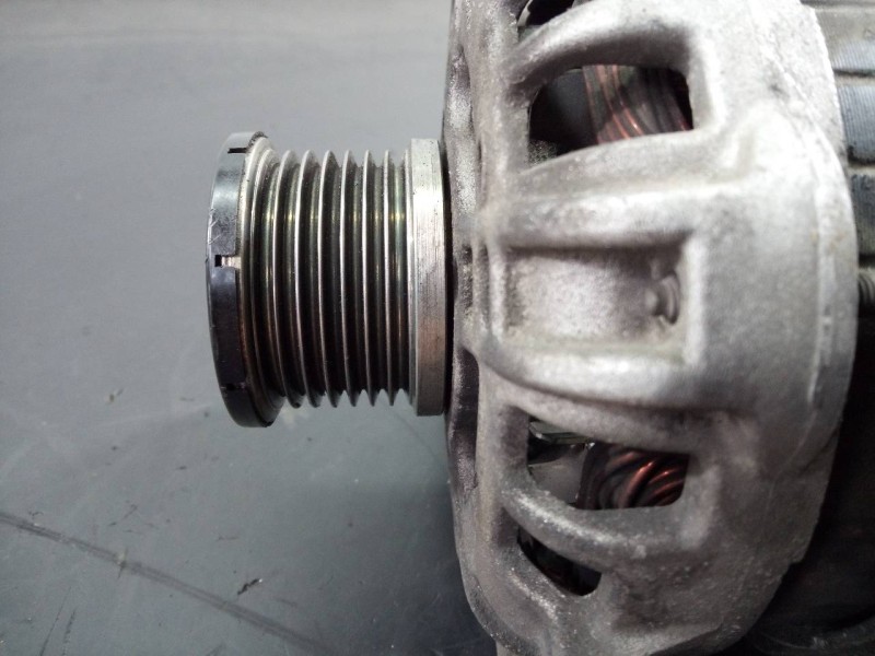 Recambio de alternador para renault clio iv societé referencia OEM IAM 231006007R F000BL04C4 P3-B6-4-5