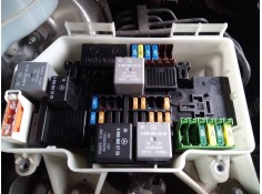 CAJA RELES / FUSIBLES 