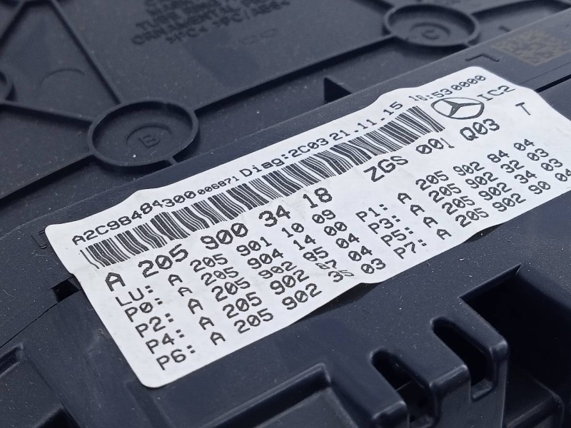 Recambio de cuadro instrumentos para mercedes-benz clase c coupe (w205) c 220 d (205.304) referencia OEM IAM A2059003418 ZGS001Q