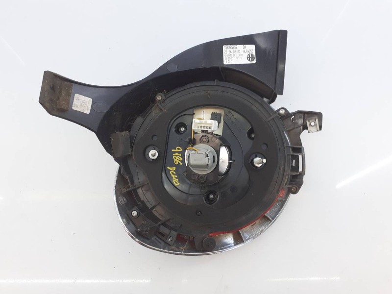 Recambio de piloto trasero derecho para alfa romeo mito (145) progression referencia OEM IAM 156085852  E2-B2-19-2