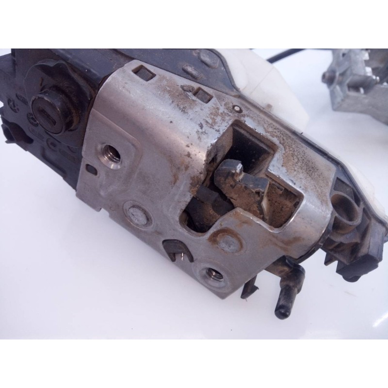 Recambio de cerradura puerta delantera derecha para peugeot 208 style referencia OEM IAM   E1-A4-47-1
