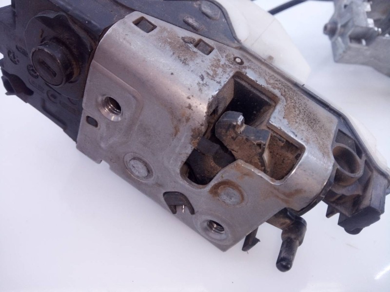 Recambio de cerradura puerta delantera derecha para peugeot 208 style referencia OEM IAM   E1-A4-47-1