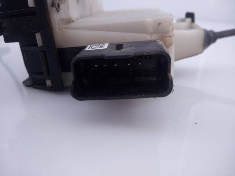 Recambio de cerradura puerta trasera derecha para peugeot 208 style referencia OEM IAM   E1-A4-44-1