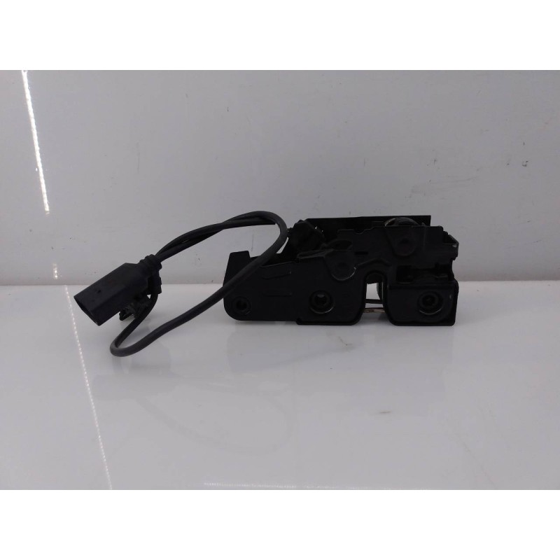 Recambio de cerradura capot para audi a4 ber. (b8) básico referencia OEM IAM   E2-A1-14-3