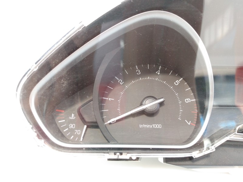 Recambio de cuadro instrumentos para peugeot 208 style referencia OEM IAM 982598618000 769317790U E3-B2-23-1
