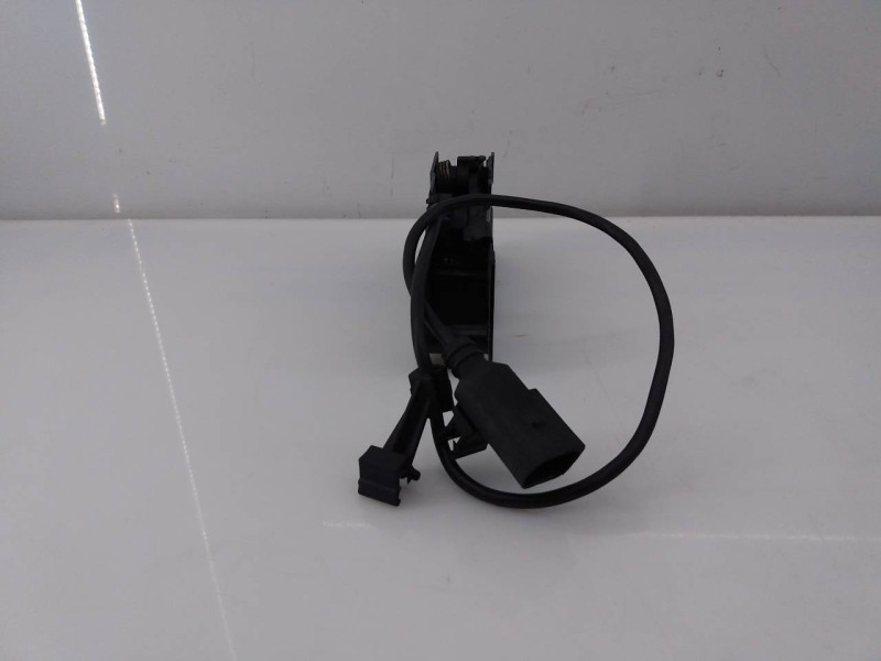 Recambio de cerradura capot para audi a4 ber. (b8) básico referencia OEM IAM   E2-A1-14-3