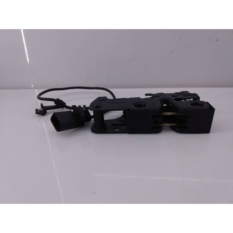 Recambio de cerradura capot para audi a4 ber. (b8) básico referencia OEM IAM   E2-A1-14-3