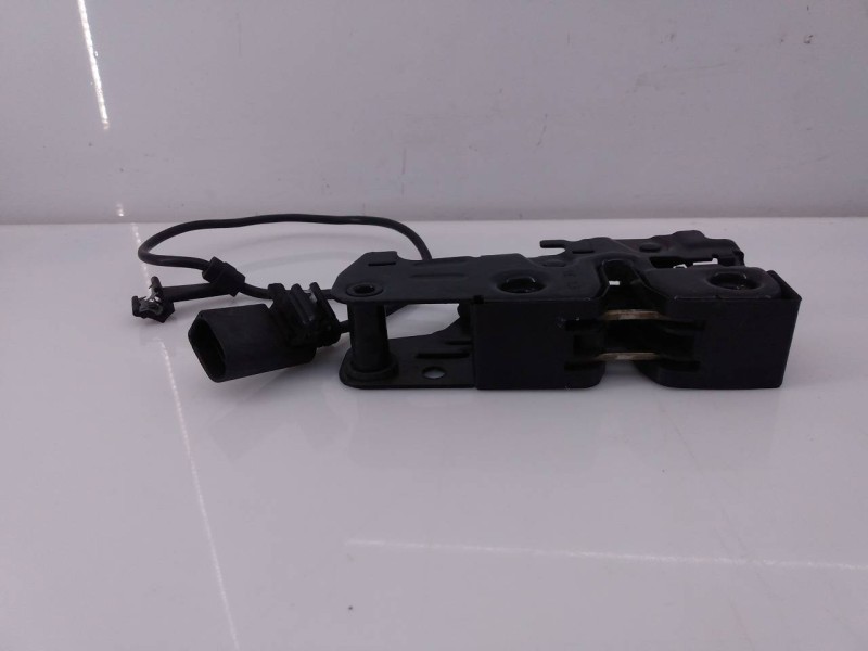 Recambio de cerradura capot para audi a4 ber. (b8) básico referencia OEM IAM   E2-A1-14-3