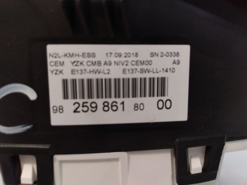 Recambio de cuadro instrumentos para peugeot 208 style referencia OEM IAM 982598618000 769317790U E3-B2-23-1