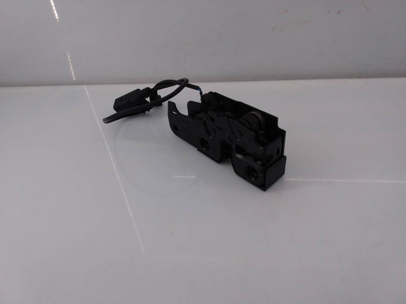Recambio de cerradura capot para audi a4 ber. (b8) básico referencia OEM IAM   E2-A1-14-3