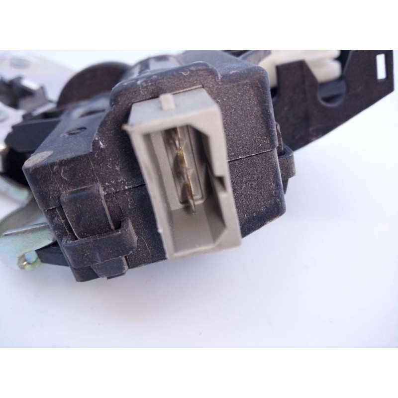 Recambio de cerradura maletero / porton para volkswagen jetta (1k2) advance referencia OEM IAM 4F5827505D  E1-B6-15-1