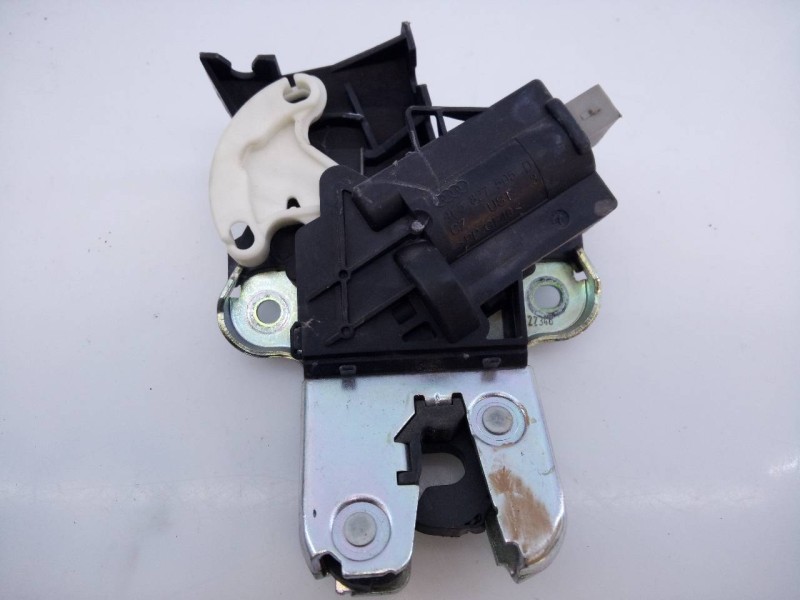 Recambio de cerradura maletero / porton para volkswagen jetta (1k2) advance referencia OEM IAM 4F5827505D  E1-B6-15-1