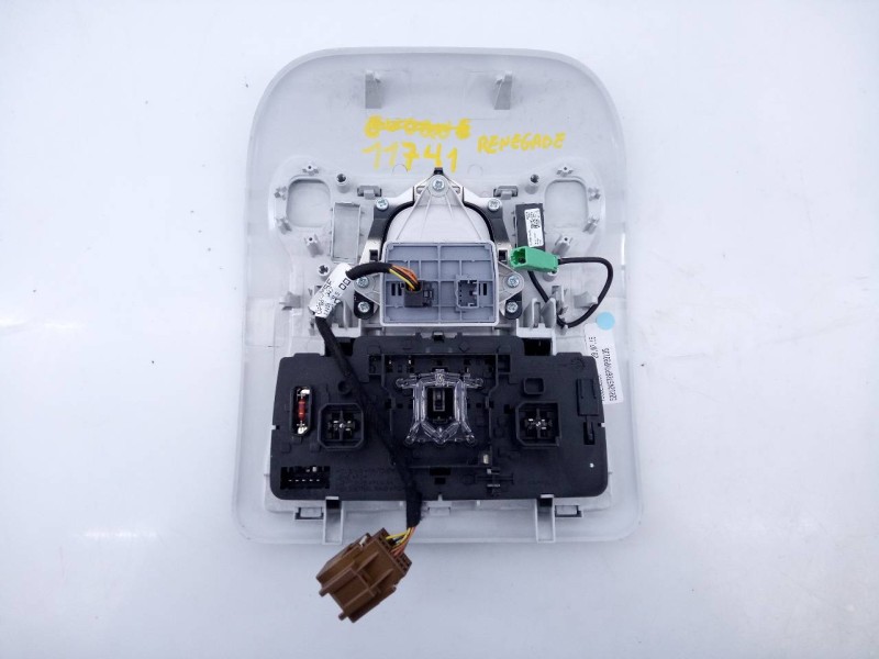 Recambio de luz interior para jeep renegade trailhawk 4wd referencia OEM IAM 7356212950  E3-B6-21-5