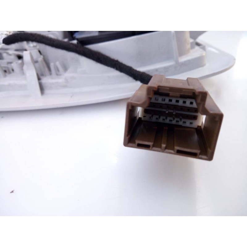 Recambio de luz interior para jeep renegade trailhawk 4wd referencia OEM IAM 7356212950  E3-B6-21-5