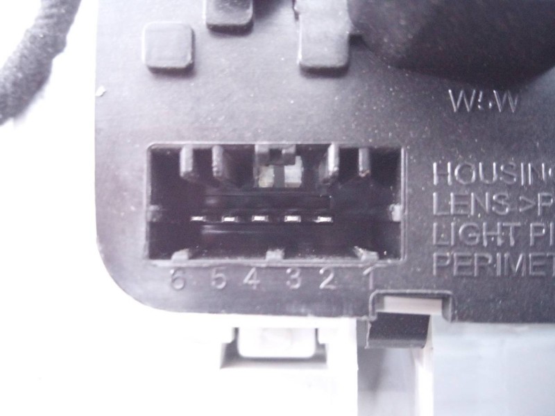 Recambio de luz interior para jeep renegade trailhawk 4wd referencia OEM IAM 7356212950  E3-B6-21-5