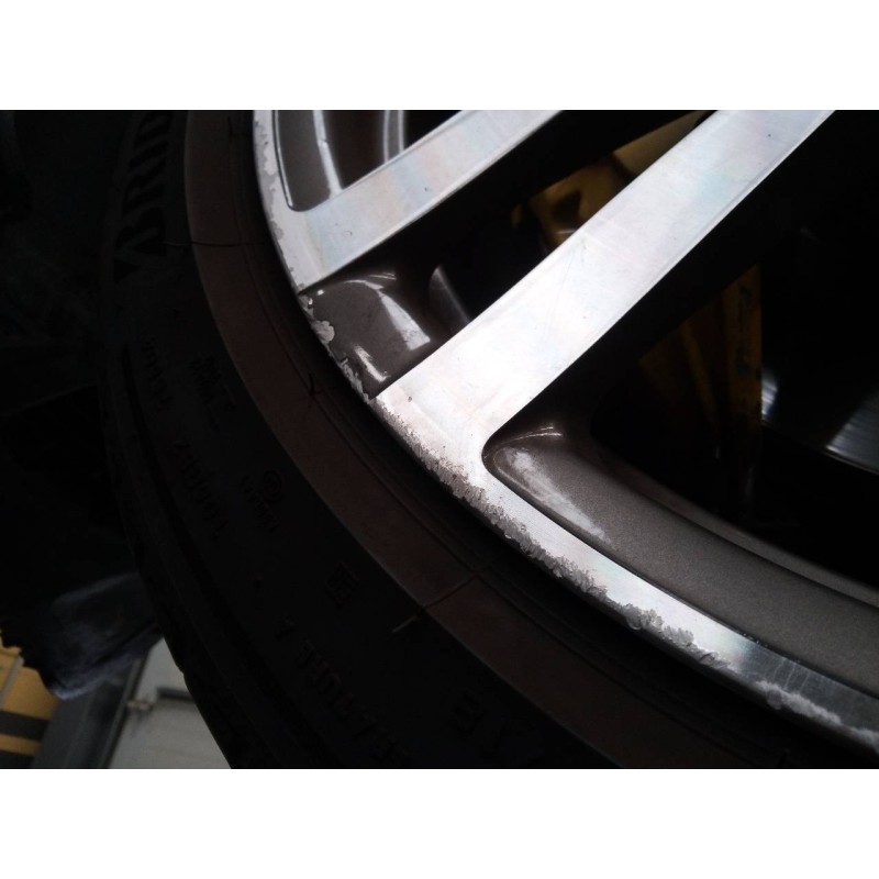 Recambio de llanta para porsche panamera 4 s referencia OEM IAM 255/40/20  