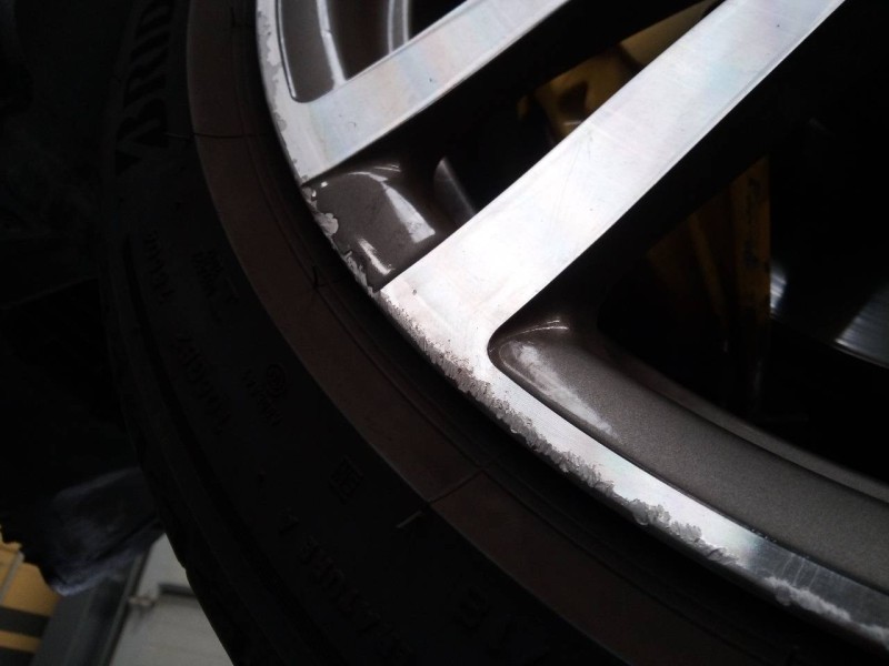 Recambio de llanta para porsche panamera 4 s referencia OEM IAM 255/40/20  