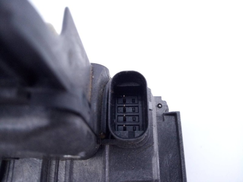 Recambio de cerradura puerta trasera izquierda para mercedes-benz clase c (w205) lim. referencia OEM IAM A0997303700  E1-A2-40-2