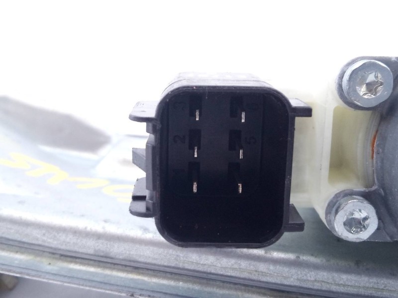 Recambio de elevalunas trasero derecho para ford focus turn. (cb8) trend referencia OEM IAM A65083110 28092330290317 E2-B3-45-1