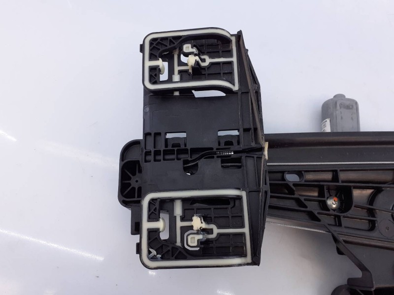 Recambio de elevalunas trasero izquierdo para peugeot 208 referencia OEM IAM 9829046180  E1-A4-16-1