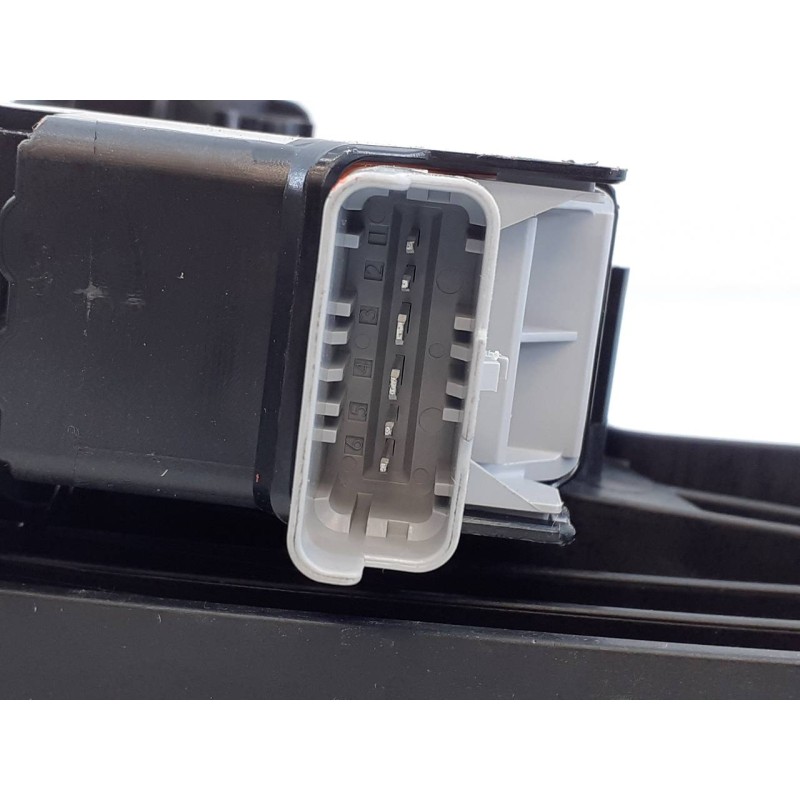 Recambio de elevalunas trasero izquierdo para peugeot 208 referencia OEM IAM 9829046180  E1-A4-16-1