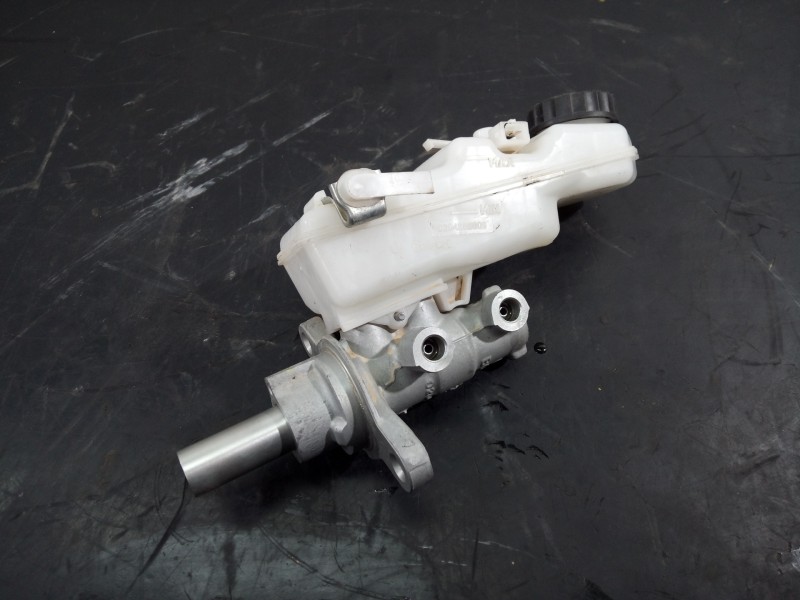Recambio de bomba freno para toyota verso advance referencia OEM IAM 0204255809  P3-B9-3-1