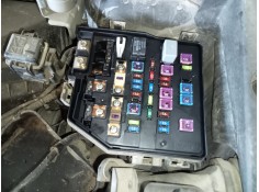 CAJA RELES / FUSIBLES 