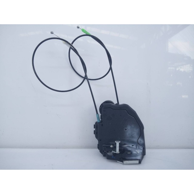 Recambio de cerradura puerta trasera izquierda para toyota verso advance referencia OEM IAM A084219  E2-B4-10-2