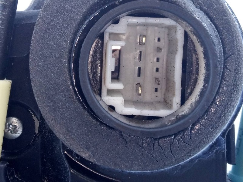 Recambio de cerradura puerta trasera izquierda para toyota verso advance referencia OEM IAM A084219  E2-B4-10-2