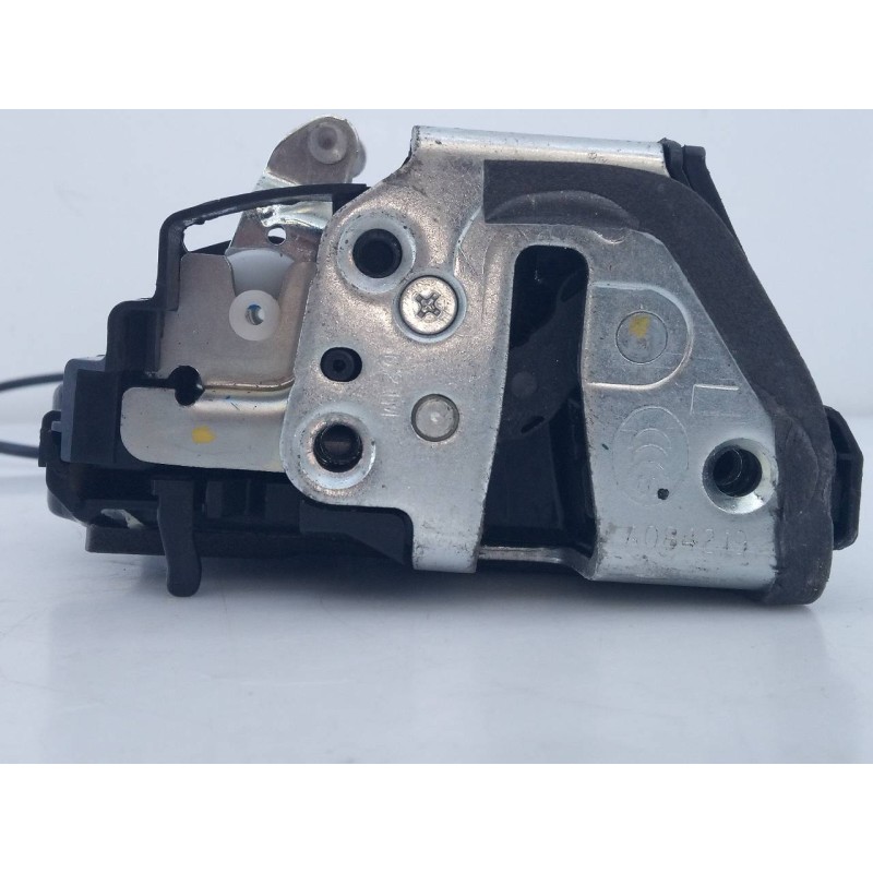 Recambio de cerradura puerta trasera izquierda para toyota verso advance referencia OEM IAM A084219  E2-B4-10-2