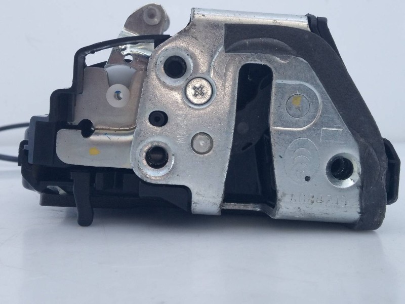 Recambio de cerradura puerta trasera izquierda para toyota verso advance referencia OEM IAM A084219  E2-B4-10-2