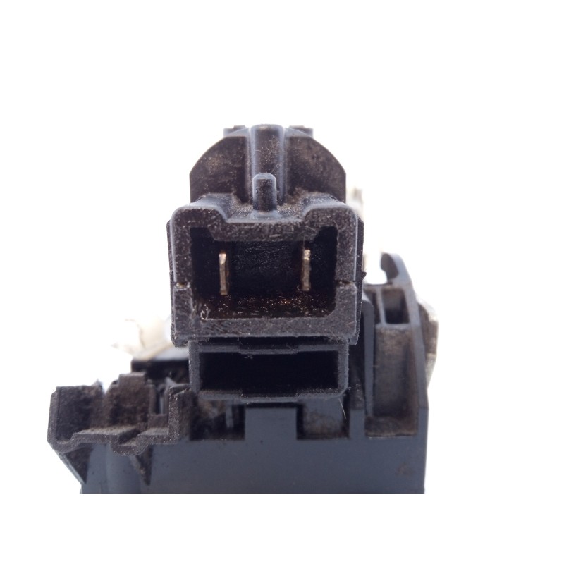 Recambio de cerradura puerta trasera derecha para dacia lodgy stepway referencia OEM IAM   E1-A1-35-2