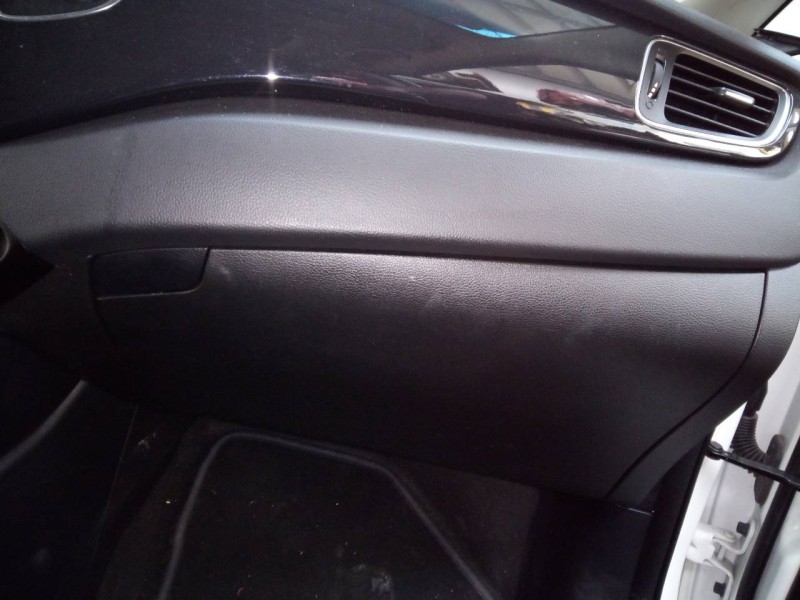 Recambio de guantera para kia carens ( ) drive referencia OEM IAM   