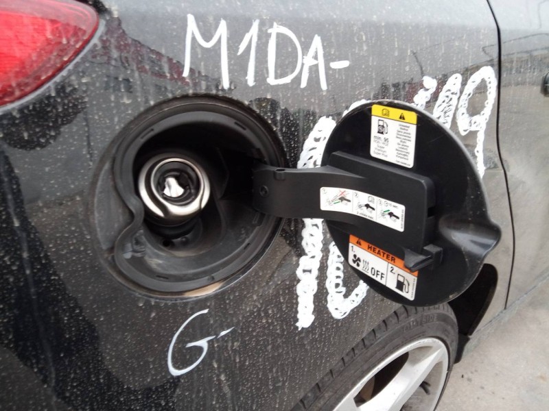 Recambio de tapa exterior combustible para ford focus turn. (cb8) trend referencia OEM IAM   