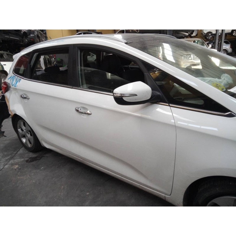 Recambio de puerta delantera derecha para kia carens ( ) drive referencia OEM IAM   