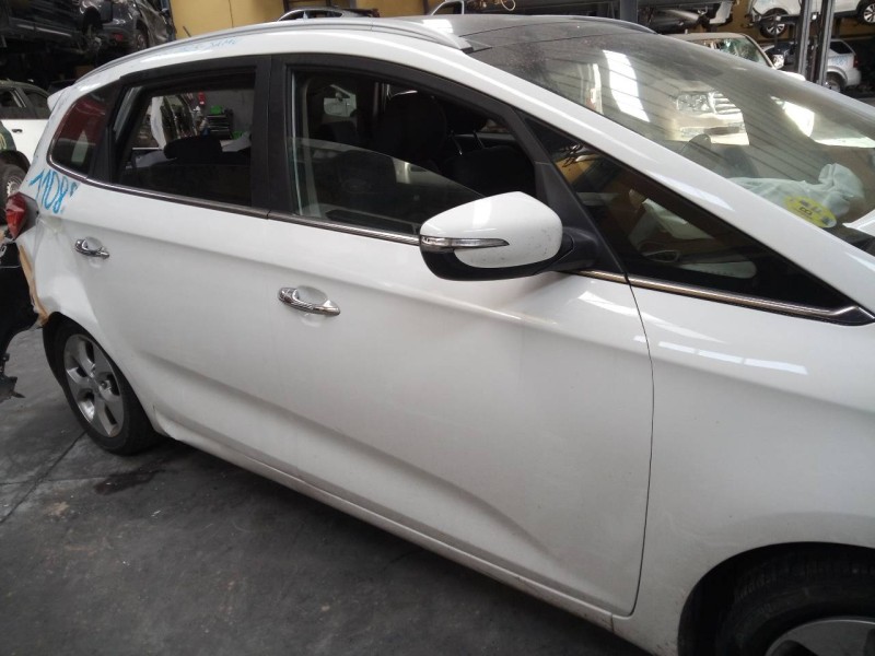 Recambio de puerta delantera derecha para kia carens ( ) drive referencia OEM IAM   