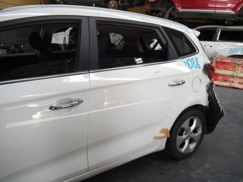 Recambio de puerta trasera izquierda para kia carens ( ) drive referencia OEM IAM   
