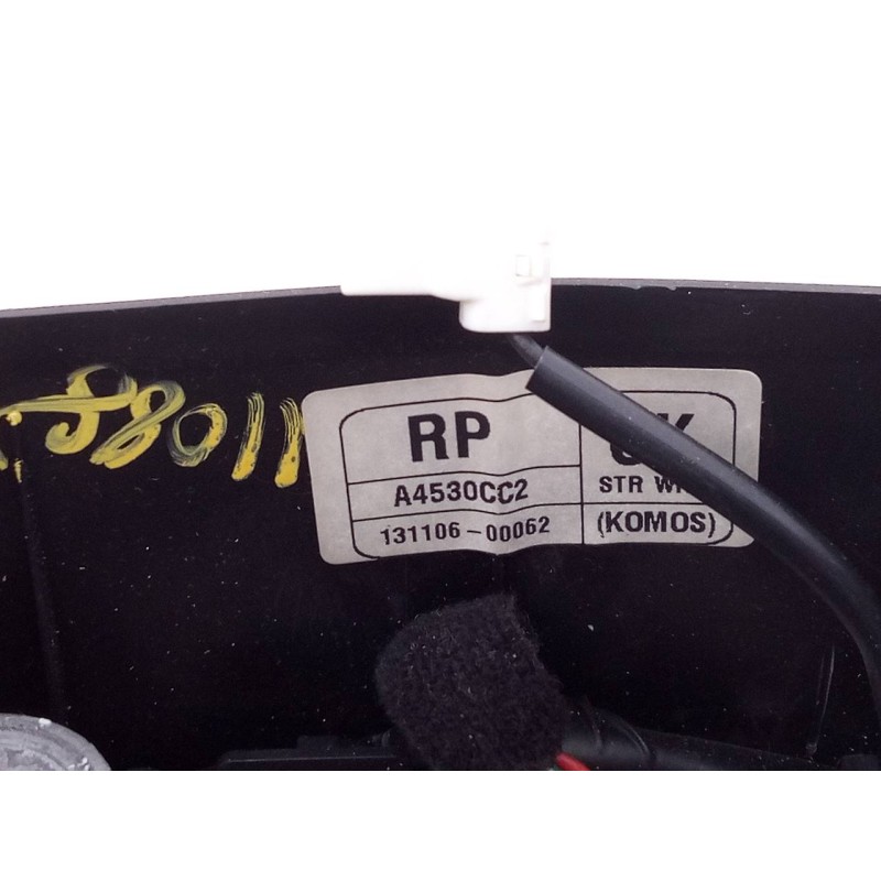 Recambio de volante para kia carens ( ) drive referencia OEM IAM A4530CC2 13110600062 E2-B5-53-1