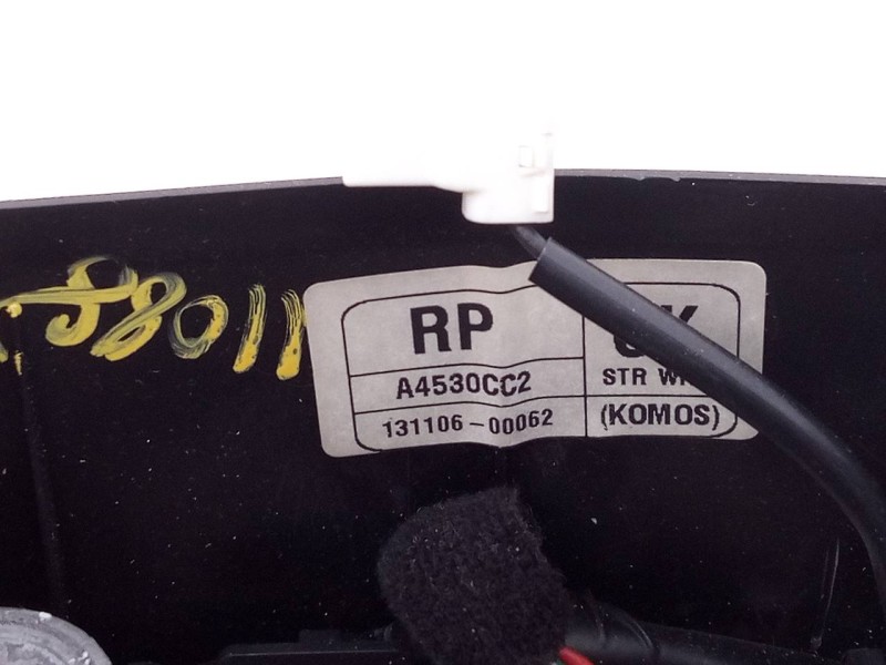 Recambio de volante para kia carens ( ) drive referencia OEM IAM A4530CC2 13110600062 E2-B5-53-1