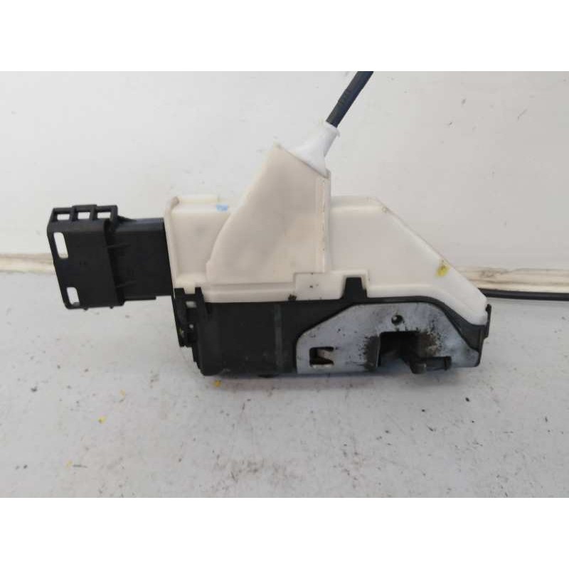 Recambio de cerradura puerta delantera derecha para citroën berlingo station wagon xtr plus referencia OEM IAM 2093502510  E1-A4