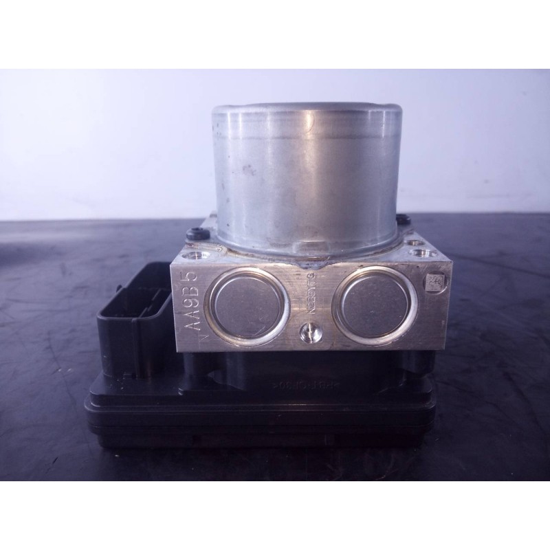 Recambio de abs para kia stonic (ybcuv) drive referencia OEM IAM 58910H8450 220708A1H1AA00670A P3-B8-24-4