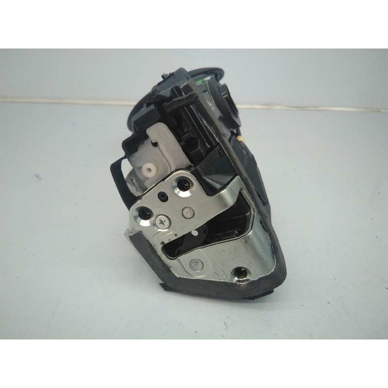 Recambio de cerradura puerta trasera derecha para toyota verso advance referencia OEM IAM   E2-B4-25-2