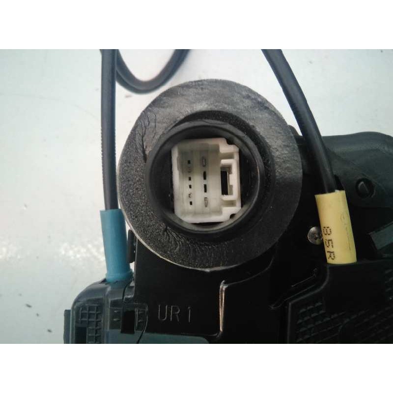 Recambio de cerradura puerta trasera derecha para toyota verso advance referencia OEM IAM   E2-B4-25-2