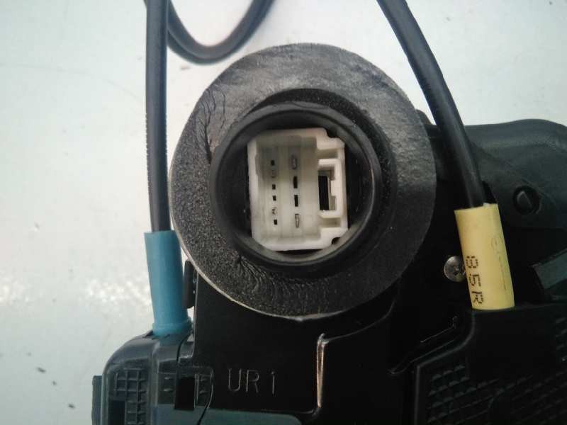 Recambio de cerradura puerta trasera derecha para toyota verso advance referencia OEM IAM   E2-B4-25-2