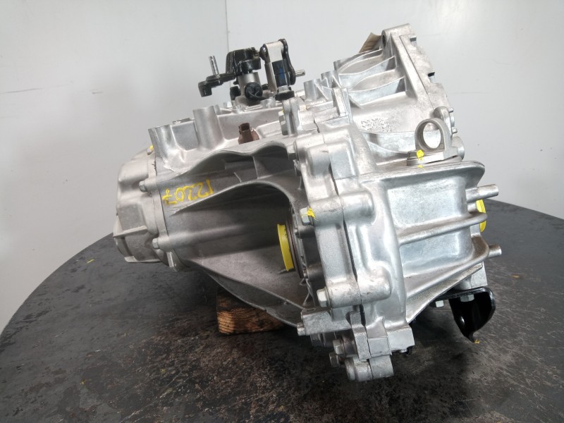 Recambio de caja cambios para kia stonic (ybcuv) drive referencia OEM IAM U32VNH 027214 M1-A3-130