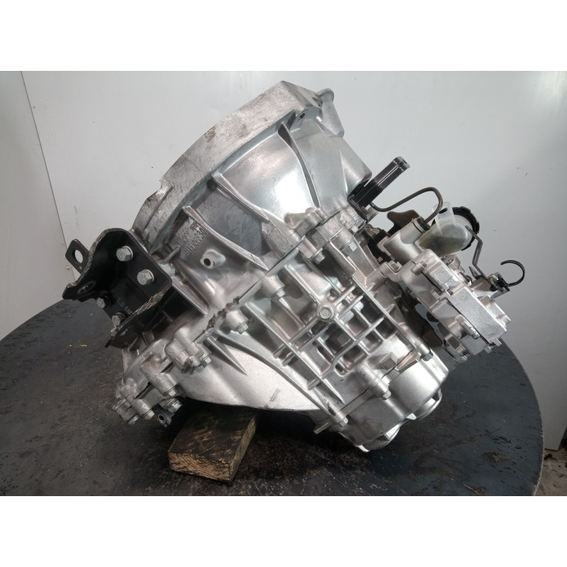 Recambio de caja cambios para kia stonic (ybcuv) drive referencia OEM IAM U32VNH 027214 M1-A3-130