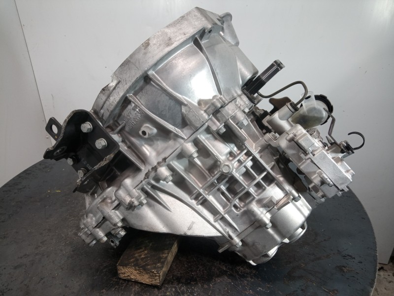 Recambio de caja cambios para kia stonic (ybcuv) drive referencia OEM IAM U32VNH 027214 M1-A3-130